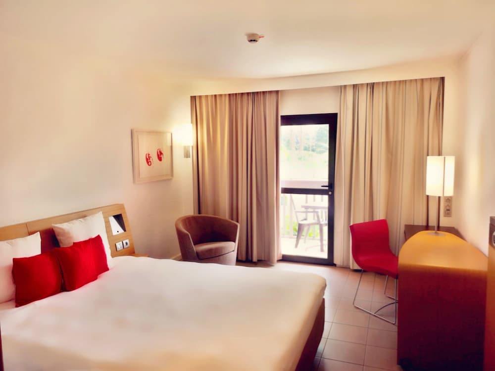 Standard Room, 1 King Bed (PMR) photo 2