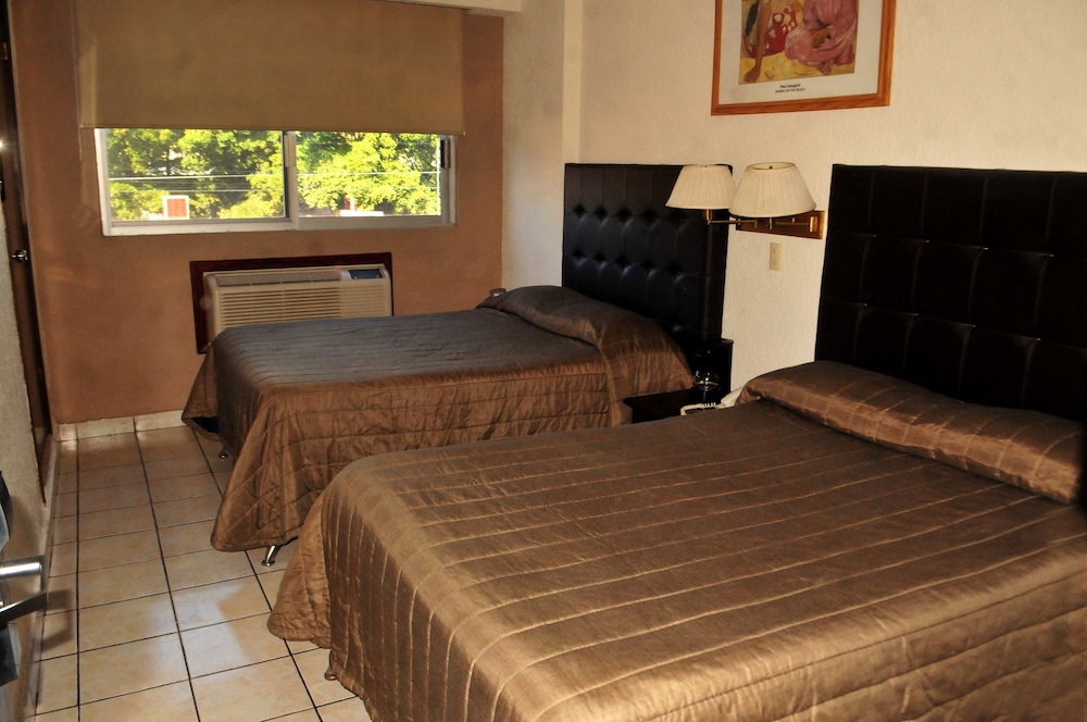 Classic Double Room, 2 Double Beds photo 3