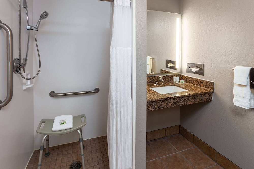 Room, 2 Double Beds, Accessible, Non Smoking (First Floor) - Photo 6