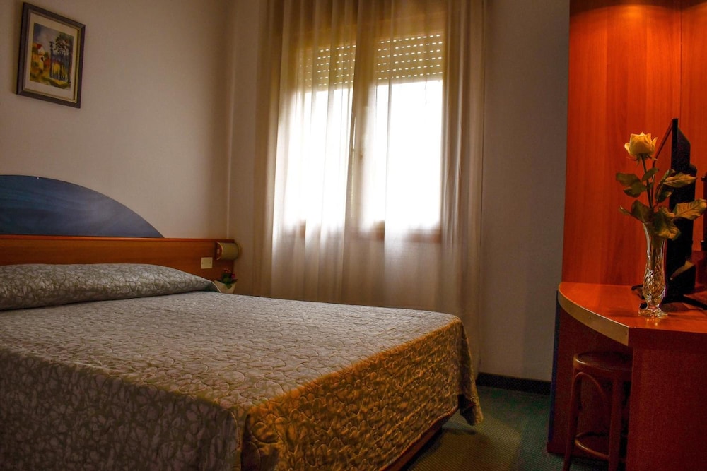 Triple Room - Photo 1