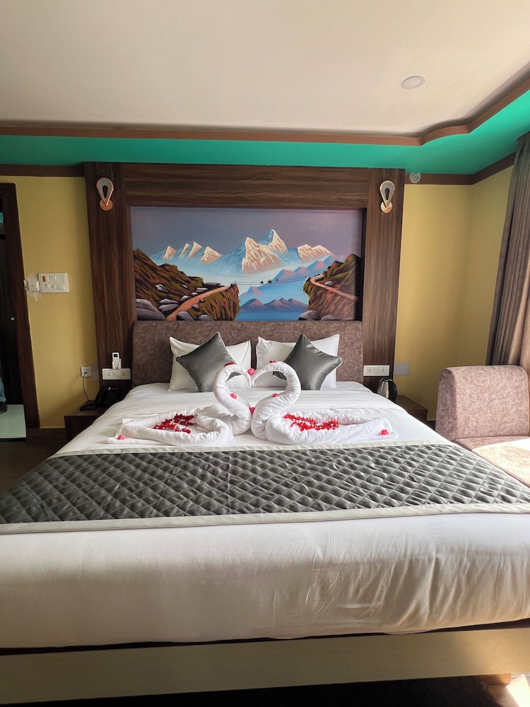 Superior Room, Non Smoking, Mountain View photo 2