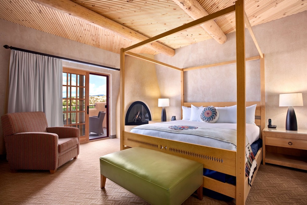 Suite, 1 King Bed photo 1