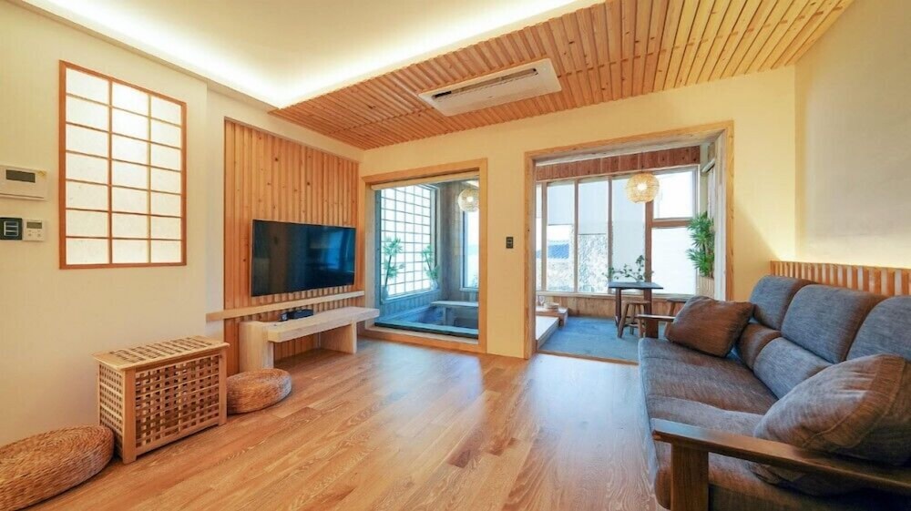 Room (G201) photo 2