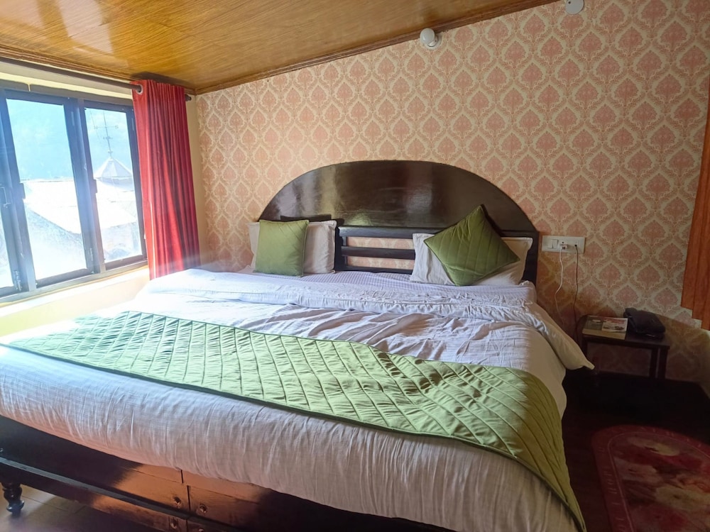 Deluxe Double Room - Photo 12