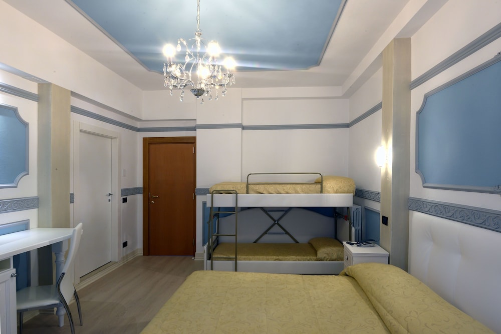 Quadruple Room photo 2