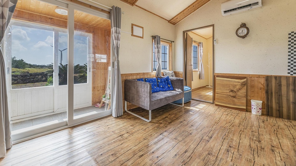 Basic Room, 1 Bedroom (Bada-dong dokchae(Ocean View)) - Photo 4