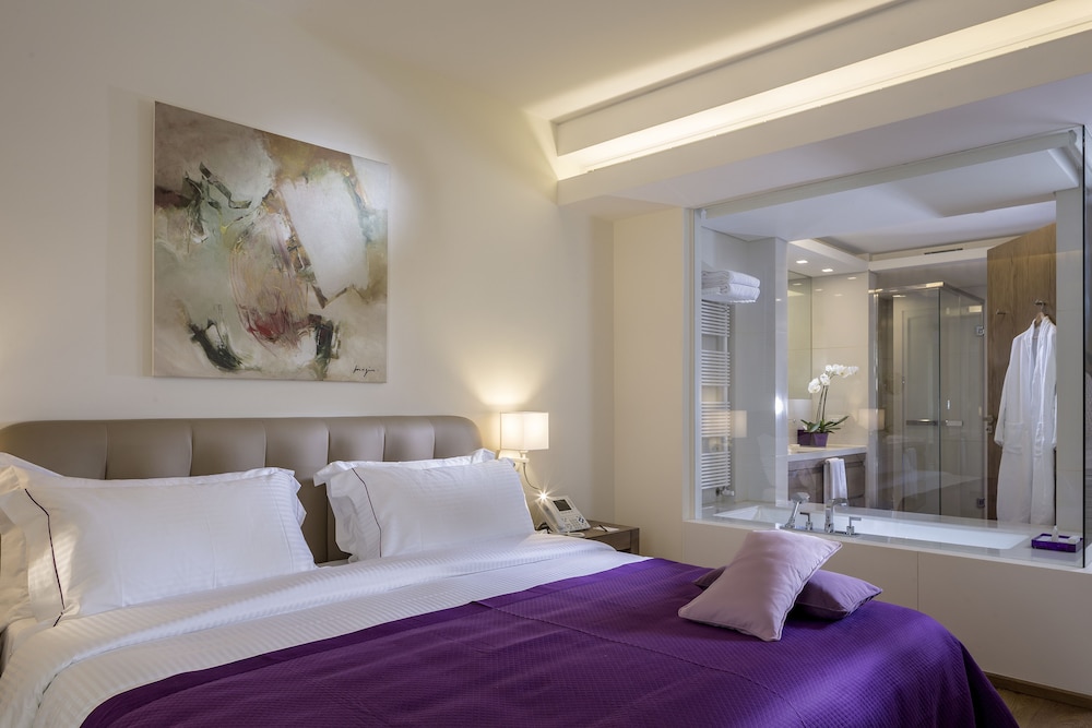 Executive Room photo 2