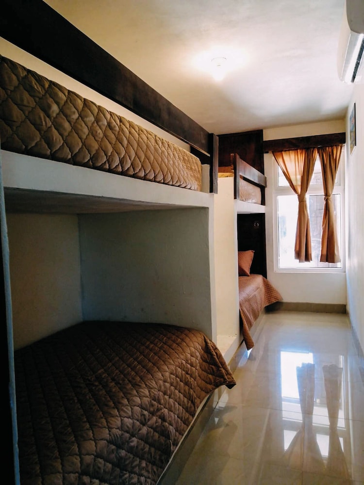 Comfort Quadruple Room, Beach View photo 1