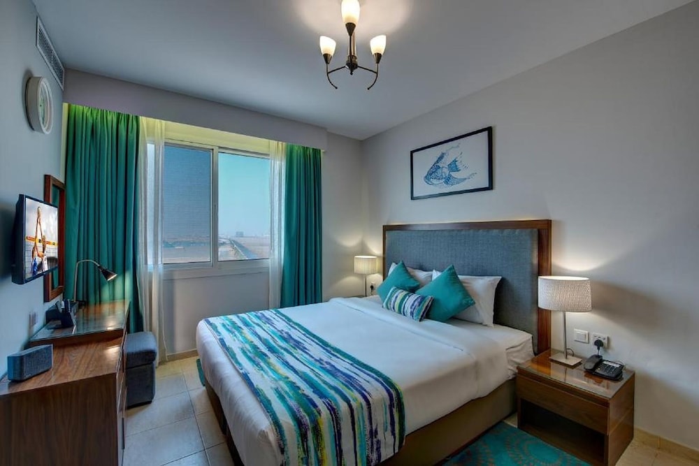 Deluxe Room, 1 King Bed, Sea View