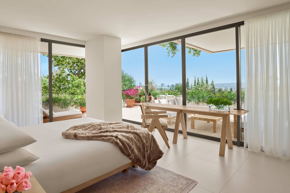 Premier Suite, 1 King Bed with Sofa bed