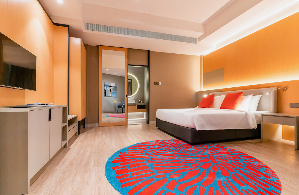 Executive Suite - Photo 2