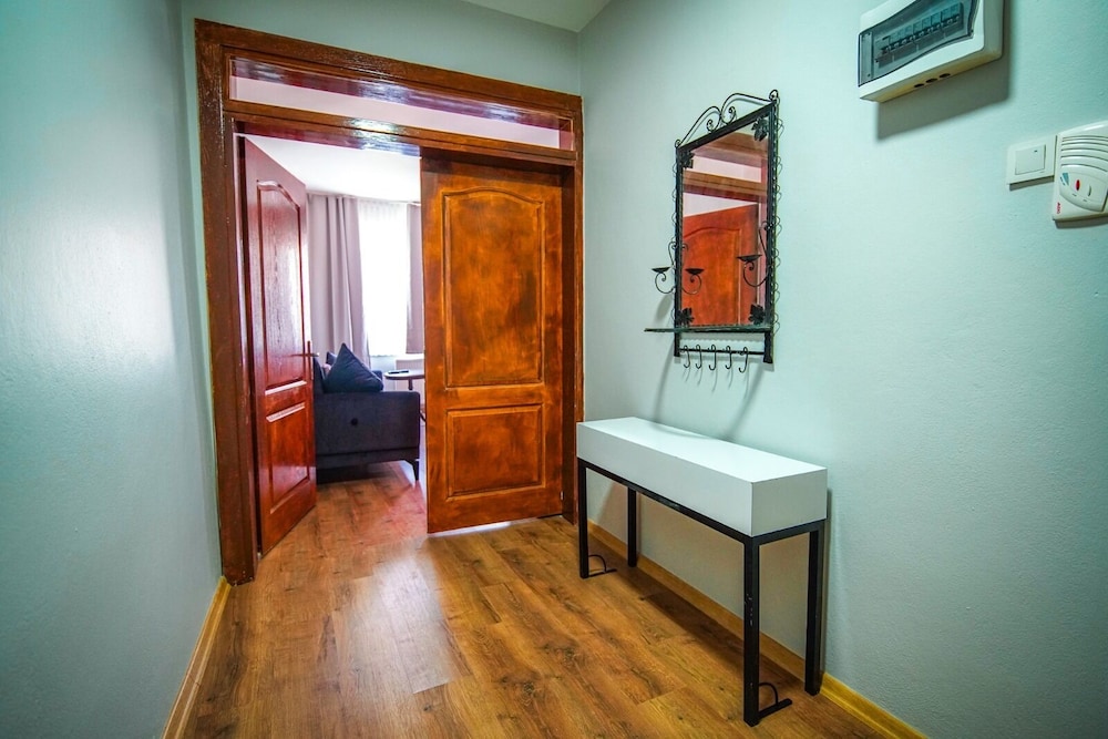 Family Apartment photo 2