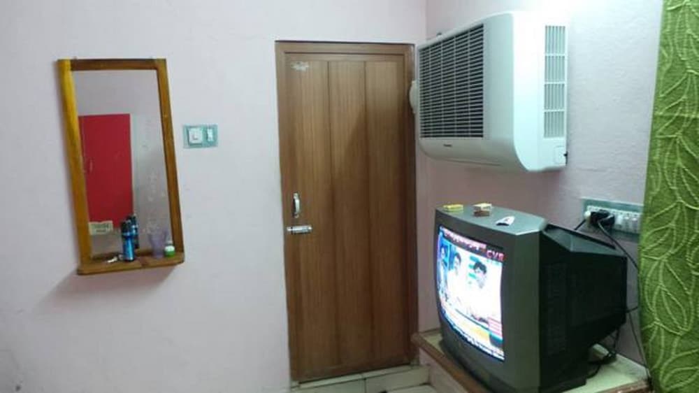 Standard Double Room, 1 Double Bed (Airconditioned) photo 2