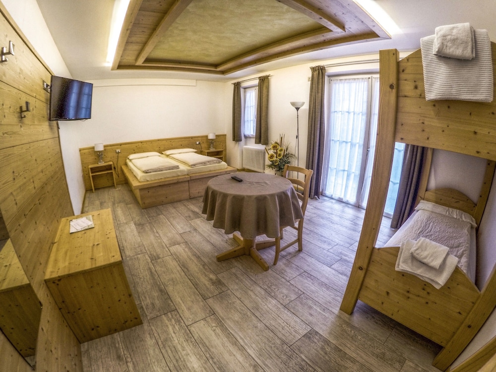 Quadruple Room photo 1