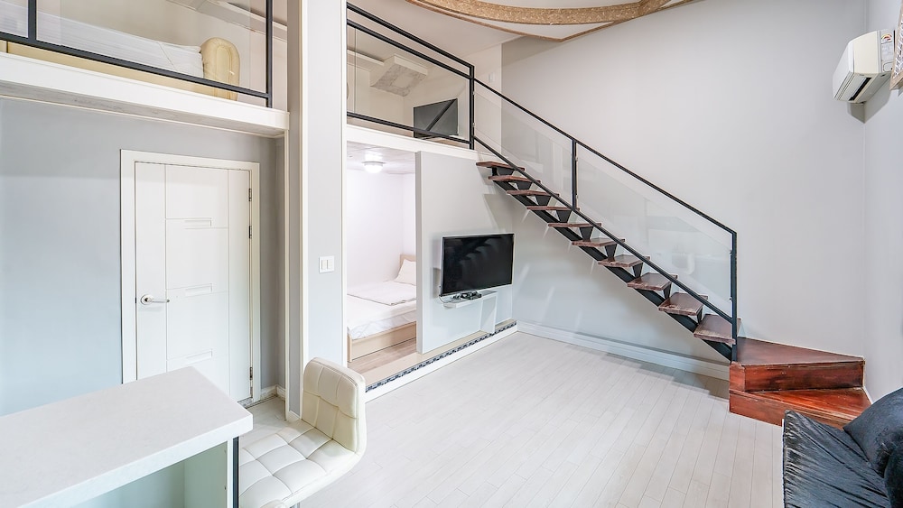 Basic Room, 1 Bedroom (A 101 (Pets Allowed)) - Photo 3