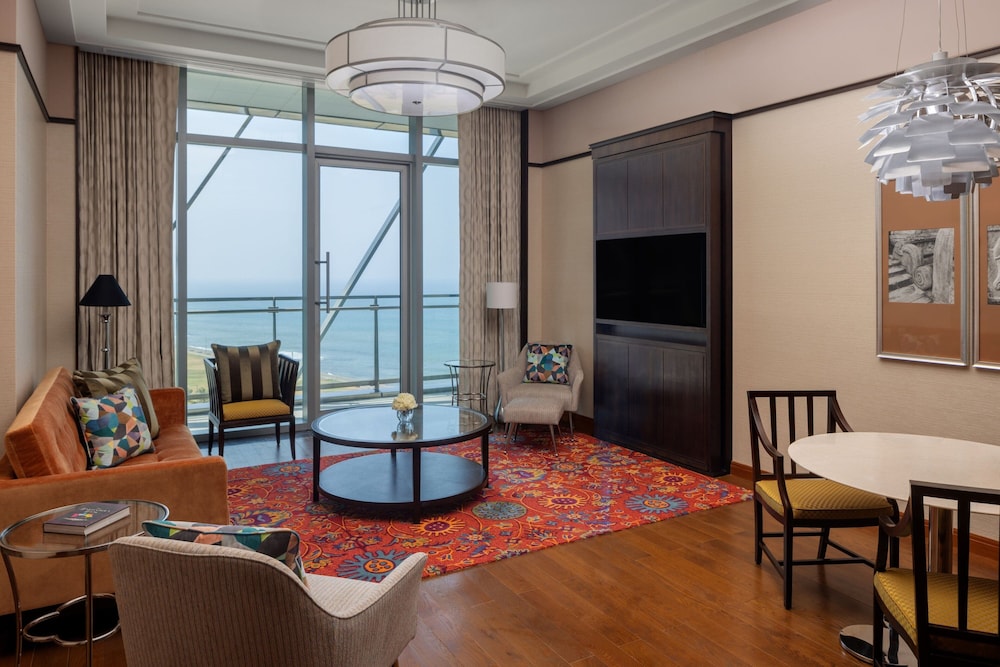 Studio Apartment with Waterfront View, Private Balcony & Luxury Hours
