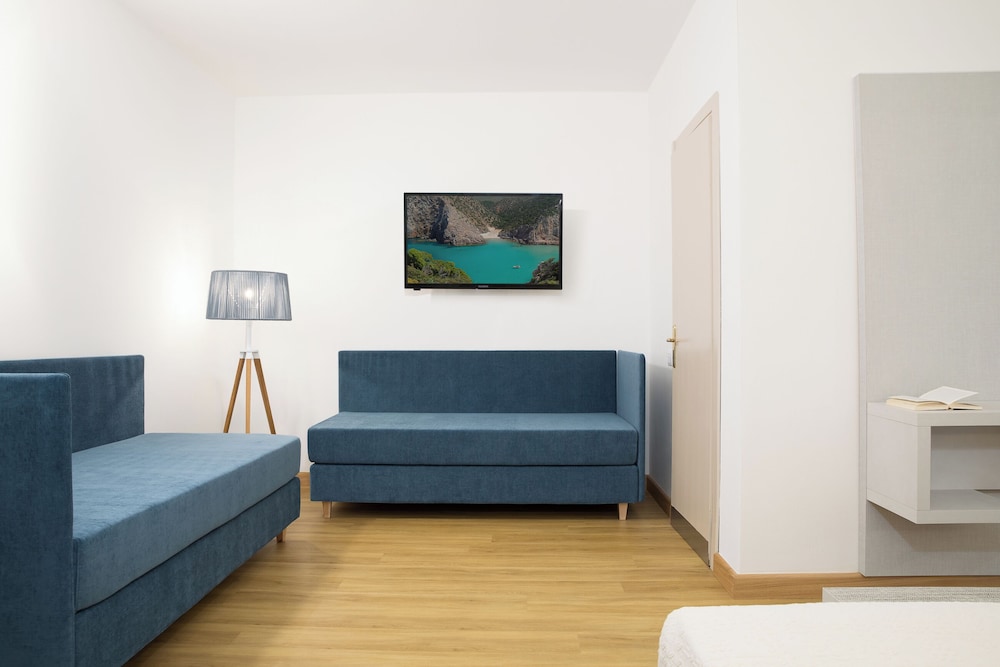 Quadruple Room (Smart) photo 3