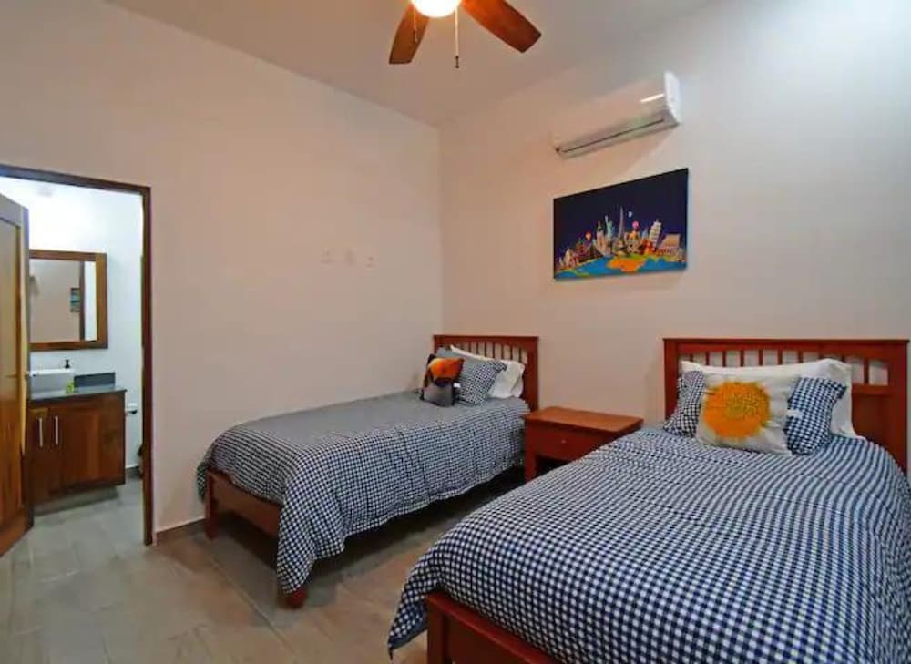 Basic House photo 1