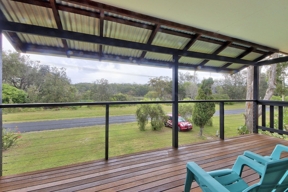 House, 5 Bedrooms, 2 Bathrooms photo 3