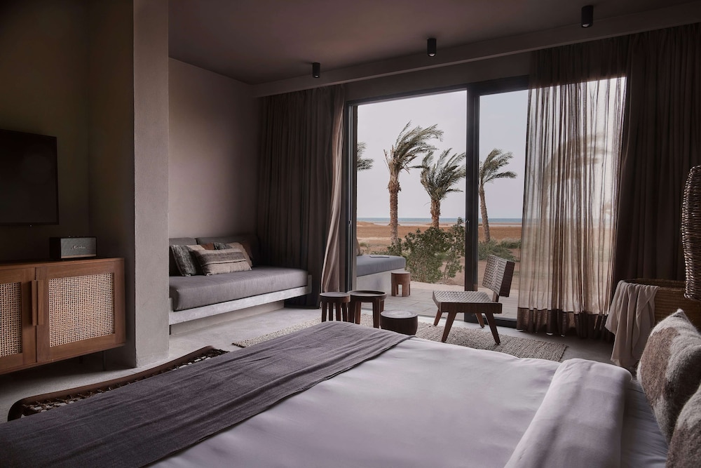 Deluxe Sea View - Photo 1