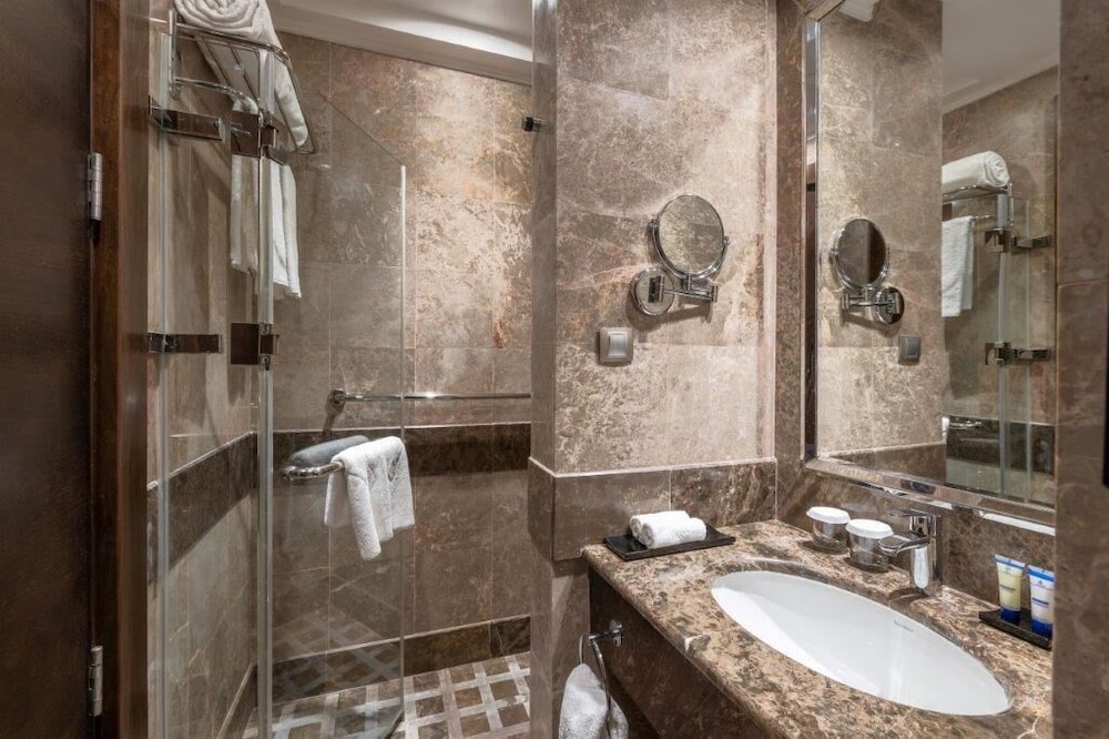 Junior Suite, Multiple Beds photo 3