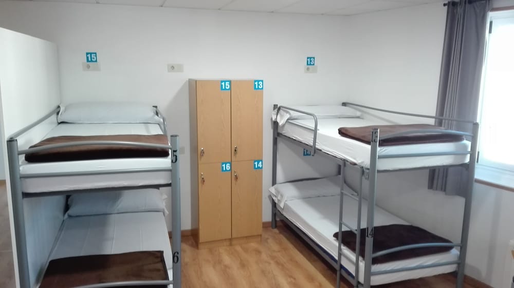 Shared Dormitory, Mixed Dorm (1 bed in 20 bed dorm) photo 2
