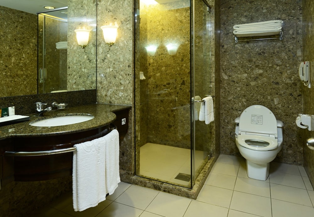 Deluxe Suite Twin photo 3