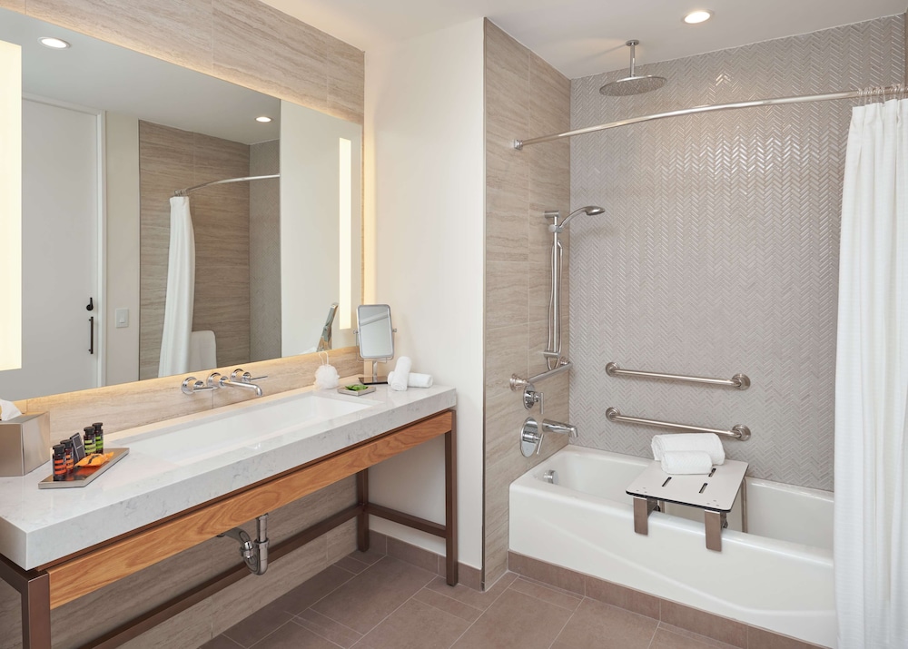 Room, 2 Double Beds, Accessible, Bathtub - Photo 3