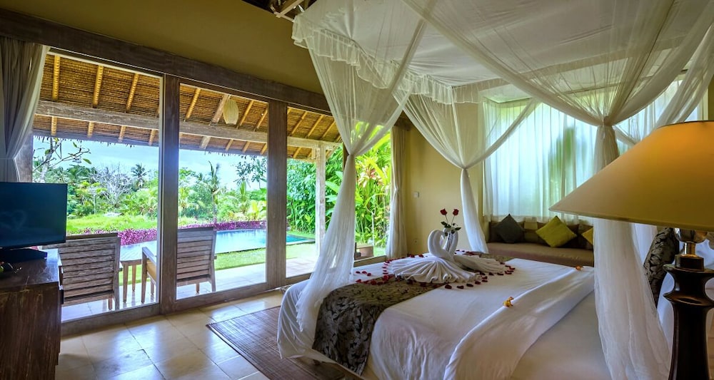 Villa with private Pool photo 2