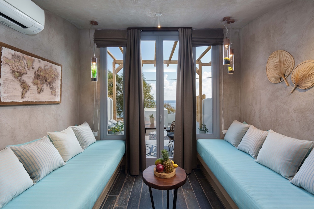 Deluxe Room, Jetted Tub, Sea View - Photo 1