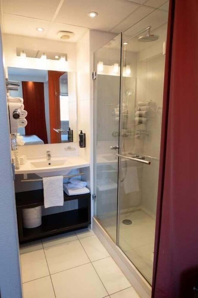 Standard Suite, Multiple Beds - Photo 8