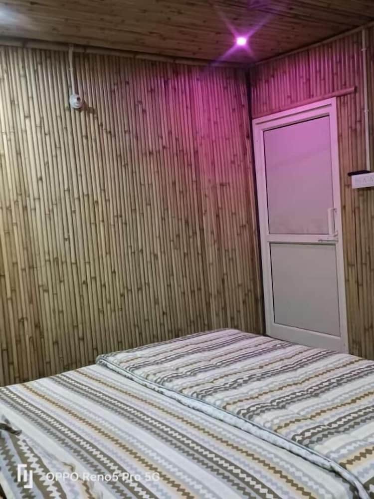 Deluxe Double Room, Non Smoking, Mountain View