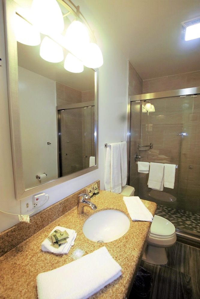 Standard Room, 1 Queen Bed - Photo 2