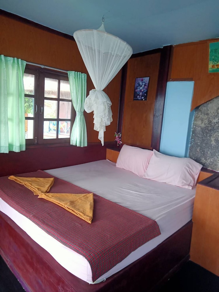 Bungalow, Sea View, 4 Paxs(Fan room) photo 1