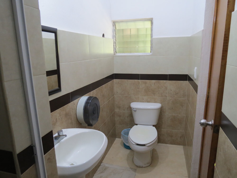Standard Double Room, 1 King Bed - Photo 9