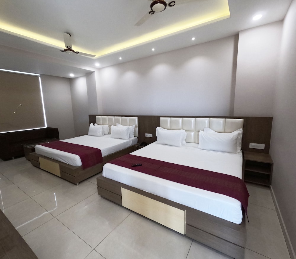 Family Room - Photo 3