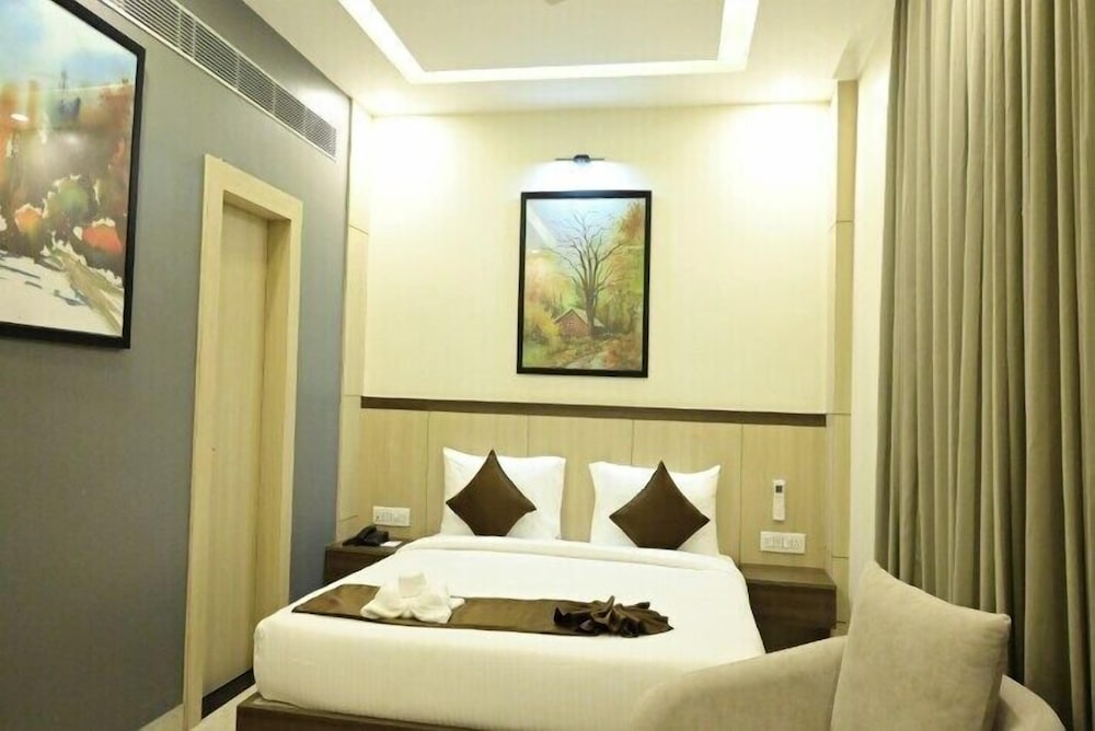 Executive Room - Photo 1