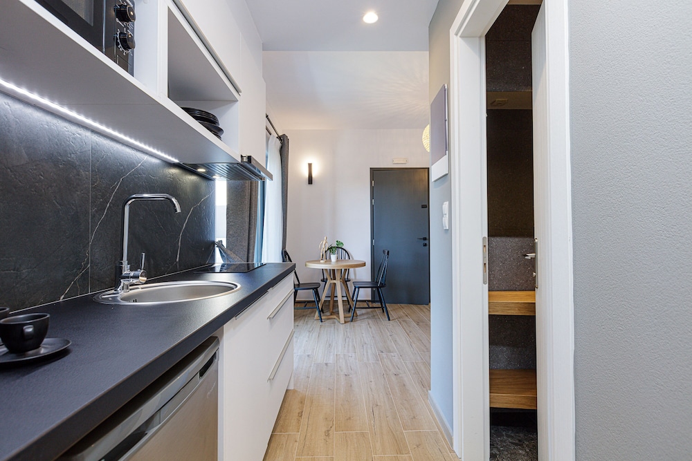 Suite, 1 Bedroom, Partial Sea View