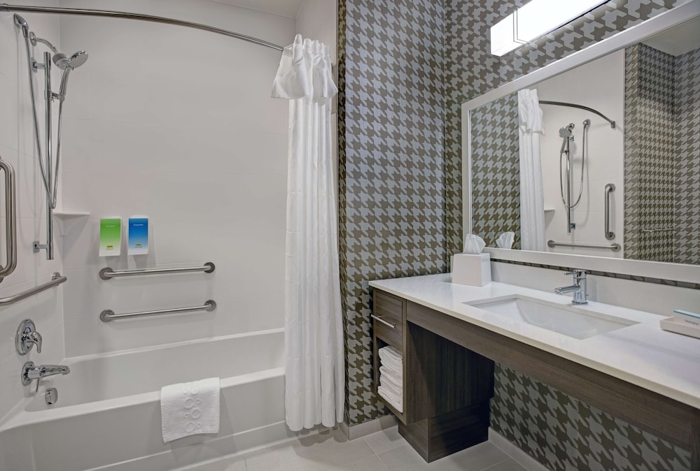 Studio, 2 Queen Beds, Accessible, Bathtub - Photo 4
