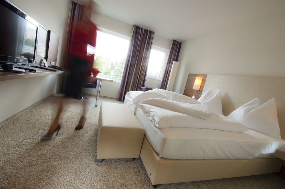 Business Double Room Single Use photo 3