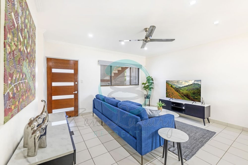 Apartment photo 2