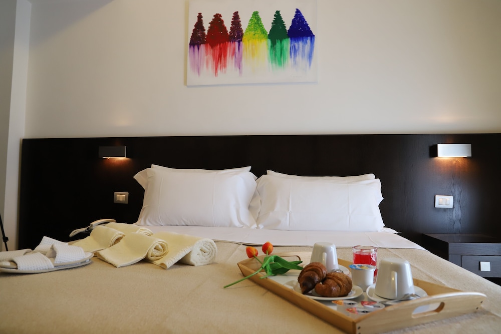 Classic Double or Twin Room - Photo 4