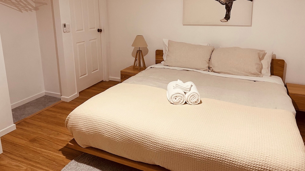 Superior Apartment, 1 King Bed, Jetted Tub, Valley View photo 1