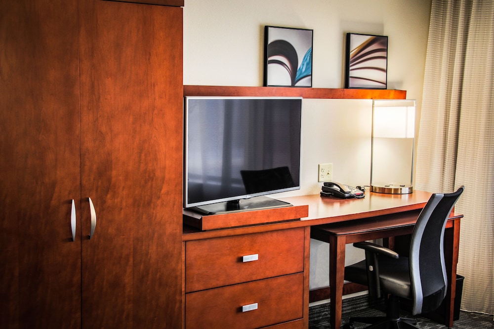 Room, 2 Queen Beds (Mobility/Hearing Access, Transf Shwr) - Photo 2