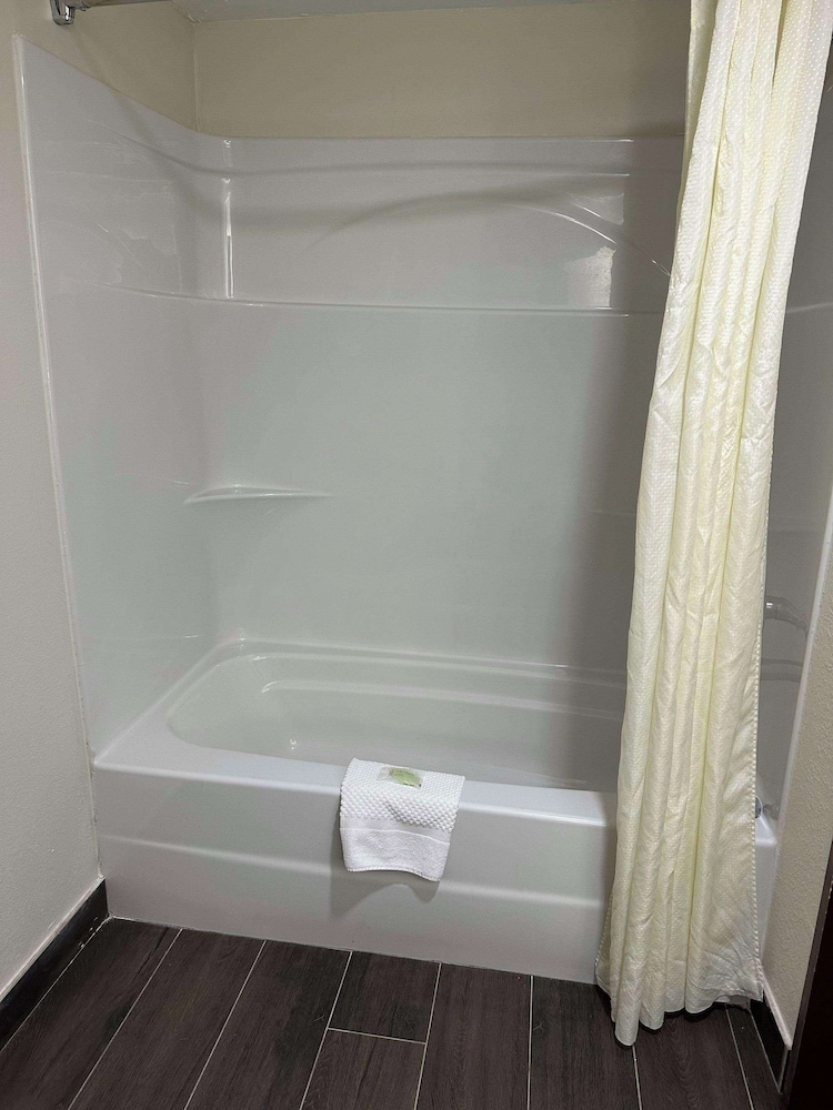 Business Suite, Multiple Beds, Accessible, Non Smoking (Efficiency) - Photo 2