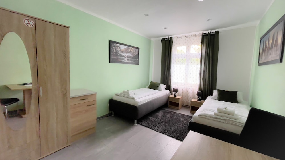 Superior Twin Room, Shared Bathroom - Photo 15