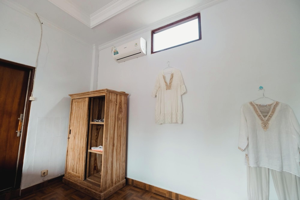 Standard Double Room - Photo 12