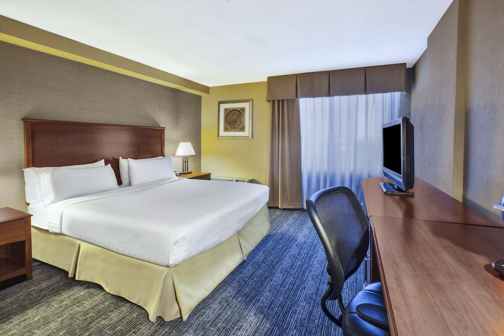 Standard Room, 1 King Bed photo 2