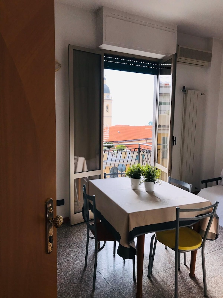 Apartment, 2 Bedrooms, 2 Bathrooms photo 3