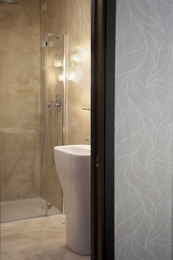 Superior Room, Lake View - Photo 5
